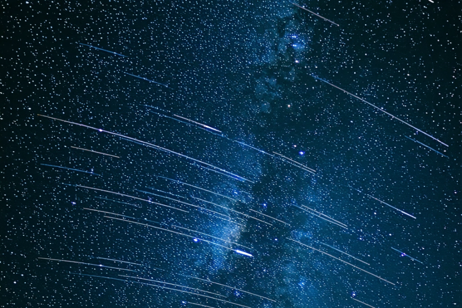 تساقط شهب ليونيد: عرض سماوي مذهل في شهر نوفمبر