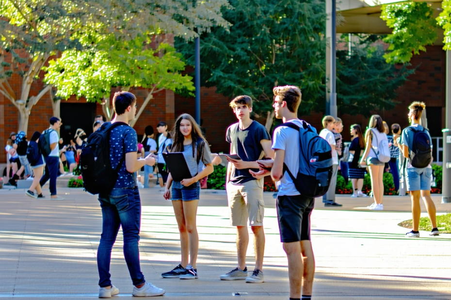 دور الخرائط الذهنية في التنقل الاجتماعي والتواصل البشري